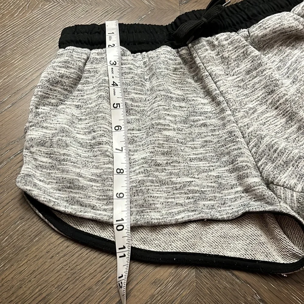 Roma Concept black and gray shorts Size M